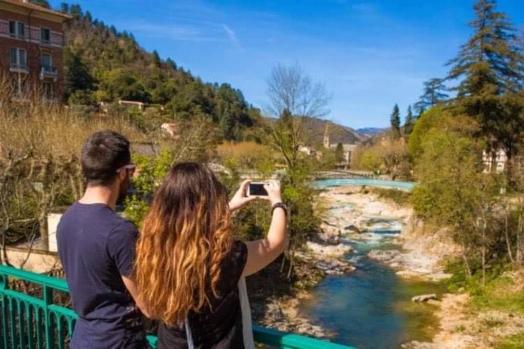Un Moment De Detente Au Coeur De Vals-Les-Bains Extérieur photo